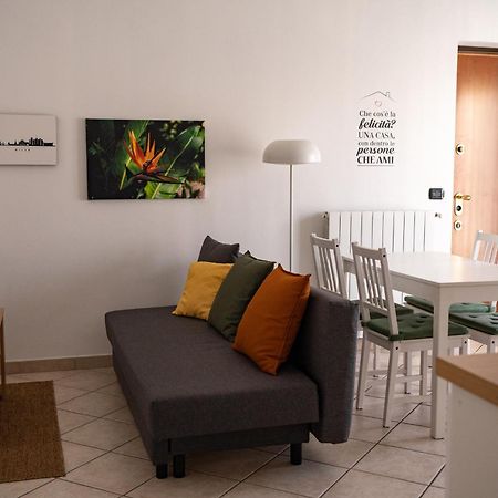Appartamento Zenaup Саронно Экстерьер фото