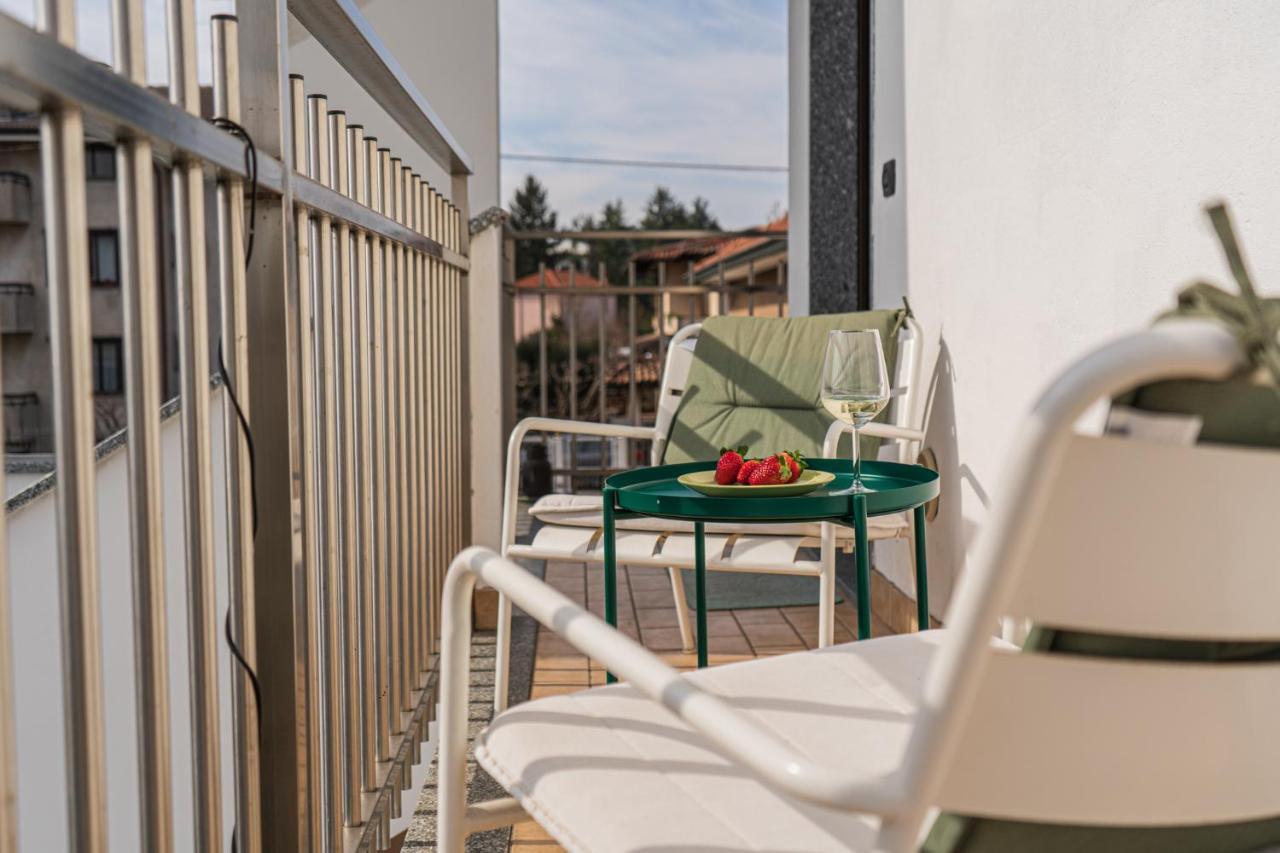 Appartamento Zenaup Саронно Экстерьер фото
